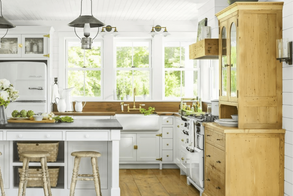 Farmhouse White Oak Kitchen Cabinets 